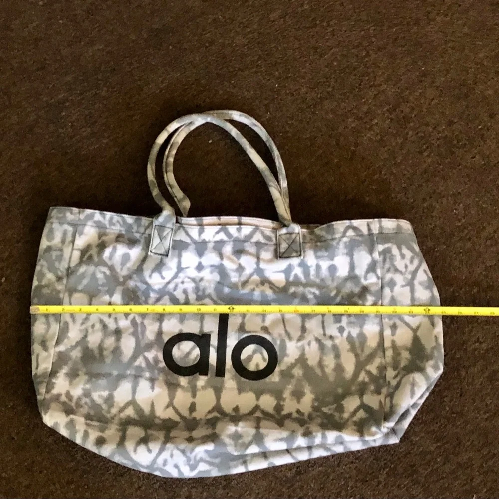 ALO Yoga Tote Bag READ